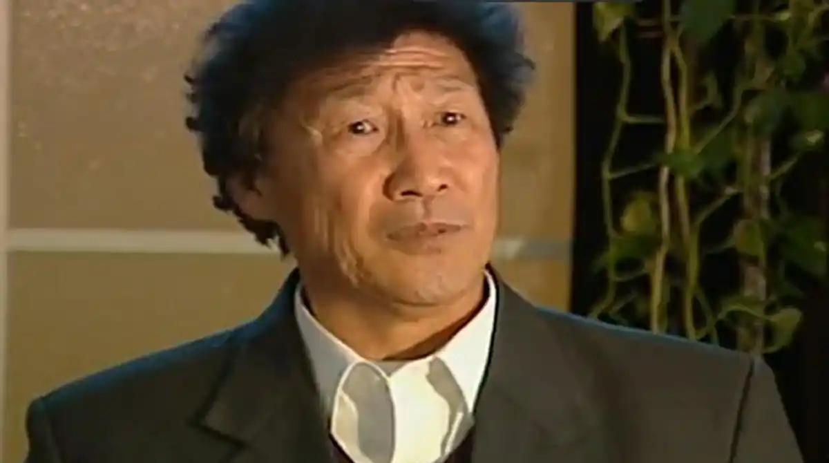 亡妻复活？11年，东北65岁鳏夫再婚，却在新婚夜接到亡妻电话，床上还出现亡妻照片