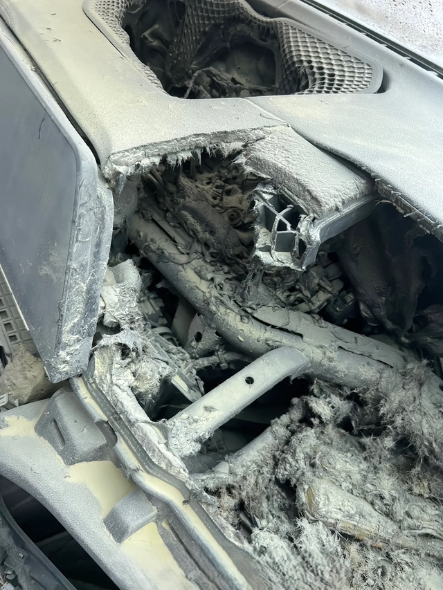 宝马325li自燃为啥没人声援
每当有新能源汽车自燃便引得全国关注，
背刺老车主