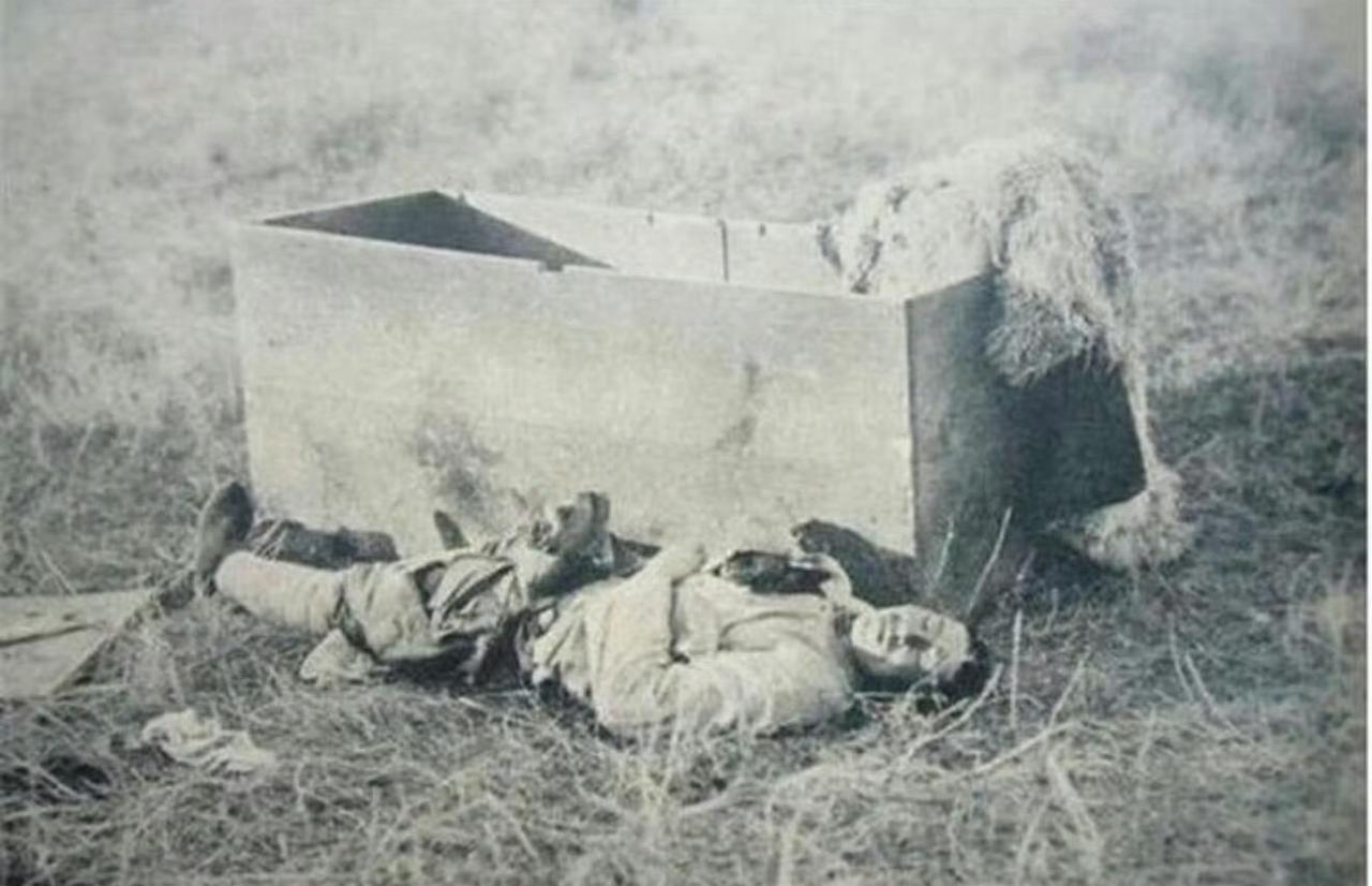 1940年2月23日，杨靖宇将军在冰天雪地中倒了下去。因叛徒出卖，他在弹尽粮绝的