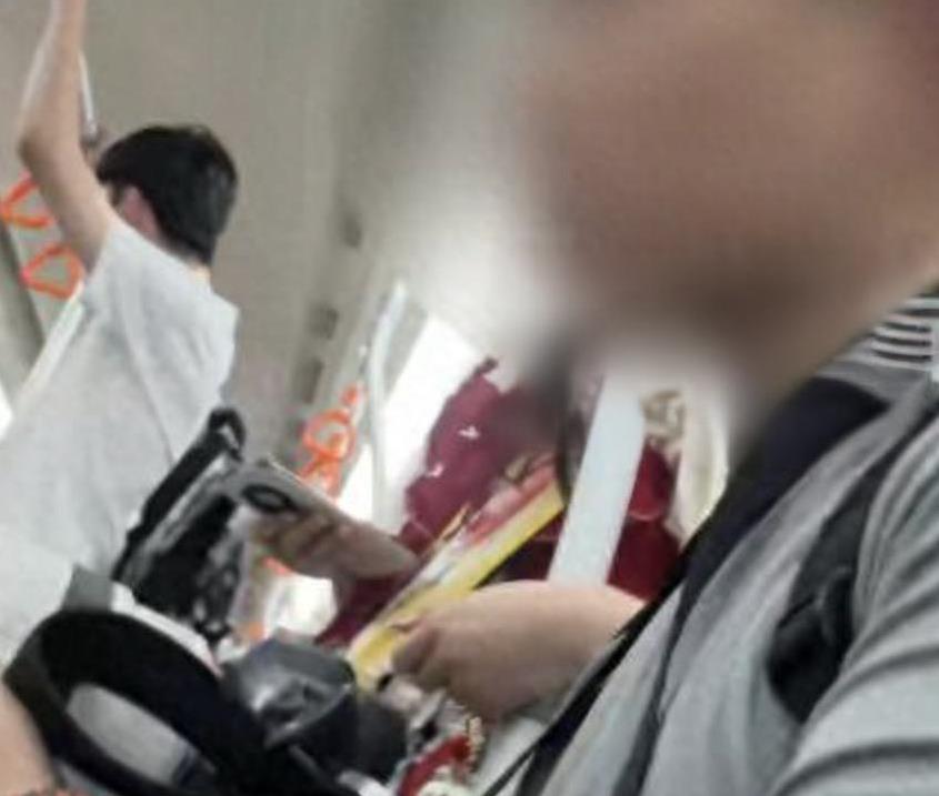 撞到别人的伤口没有一句道歉，还敢轮番切换普通话、上海话英文辱骂对方，并且叫嚷着乡