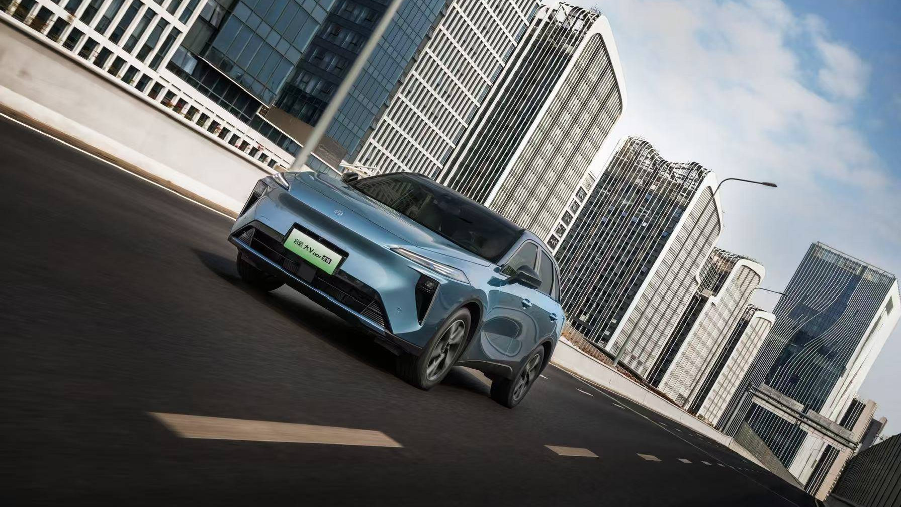 动力强底盘稳，9.99万元起，2026款启辰大V DD-i虎鲸正式上市