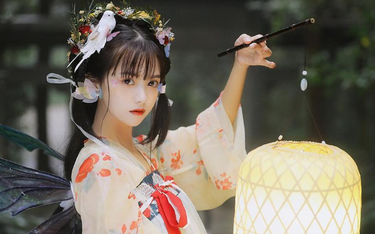 真千金隐瞒身份被亲生爹娘嫌弃，丞相夫人身份曝光后全家都红了眼