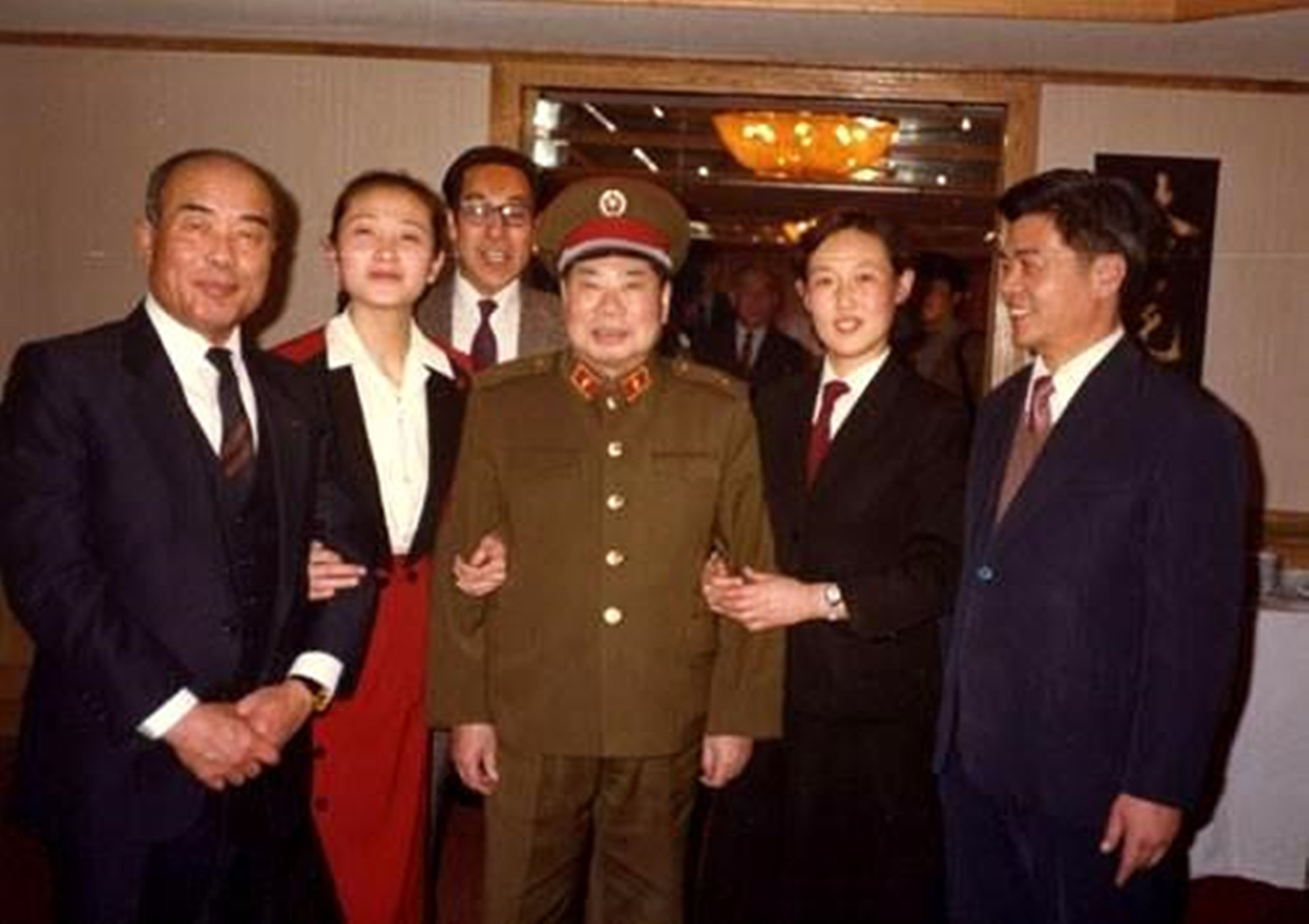临近耄耋之年的开国上将杨得志，却娶了一个小了整整24岁的小娇妻，而这段相差几十岁