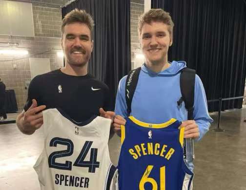 目前联盟中汤普森兄弟是最强的兄弟组合，应该不会有任何人反对，
哥哥阿门汤普森，现