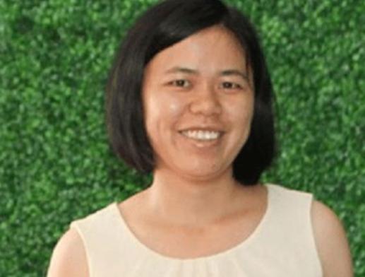 1968年，台湾美女服务员意外被中非暴君相中，很快就远嫁非洲，过上了奢靡无度的生