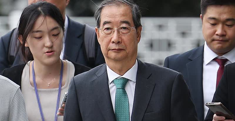 【韩国前国务总理韩德洙接受特检组传唤调查】总台记者获悉，韩国前国务总理韩德洙当地