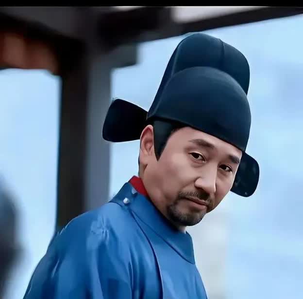 我敢说，
沙宝亮不唱歌也不会饿死，
不是靠家庭，也不是靠杂技，而是靠他“反派