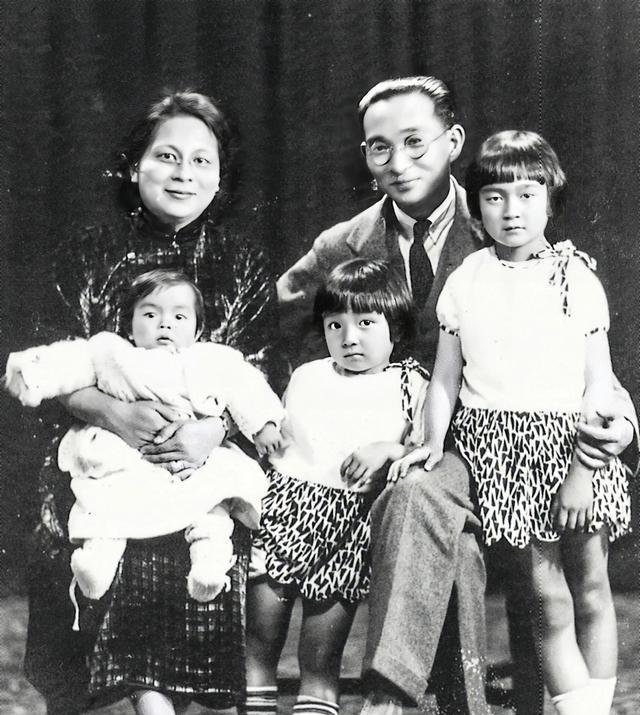 1912年，林语堂与厦门巨富的千金陈锦端相恋，不料，陈锦端的父亲却坚决不同意，棒