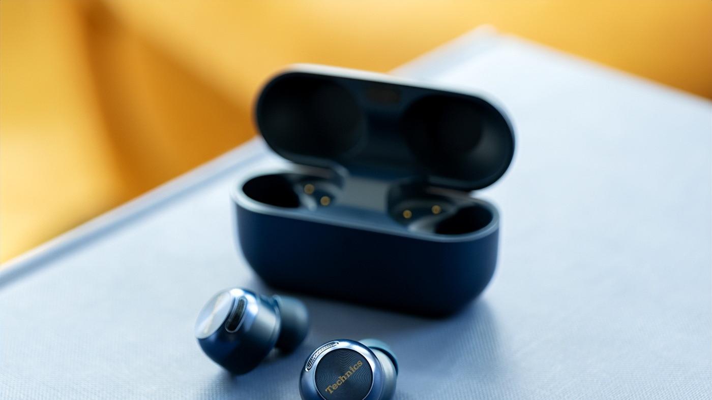当黑胶豆染上午夜蓝: Technics 60周年的深邃献礼, 四色如律至臻原音