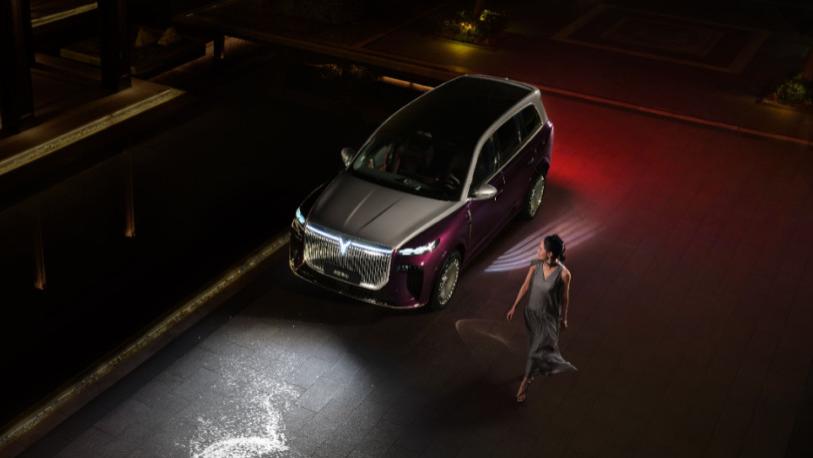 大三排SUV扎堆上，37.99万起的岚图泰山还能榨出什么招