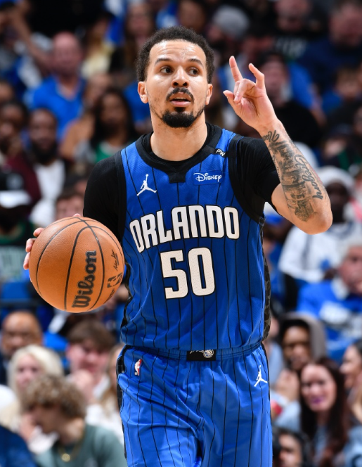 曝科尔-安东尼与灰熊买断过程放弃了200万美元，随后将加盟雄鹿。灰熊将分3年，每