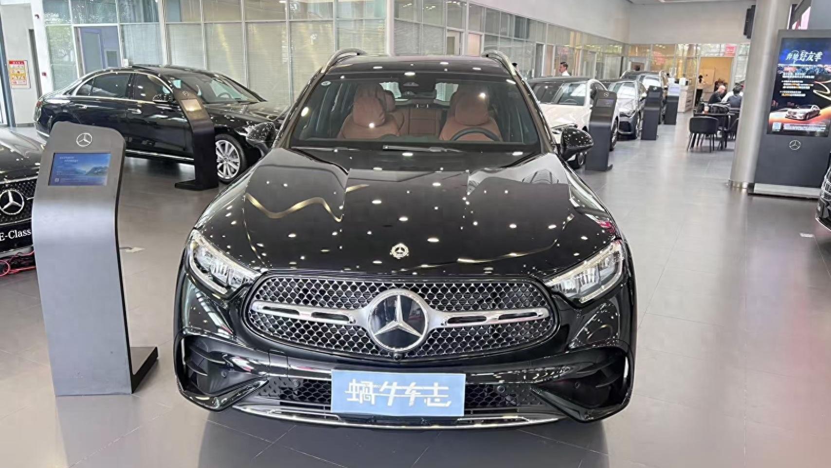 国产奔驰GLC EV明年上市，推6座版！现款GLC跌至32万 抄底or等纯电