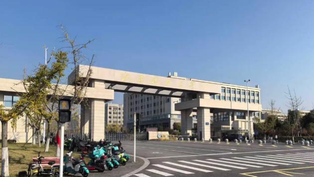 焦点调查｜郭伟“双面人生”始末：江西小镇高中毕业，如何伪造顶尖学术履历？