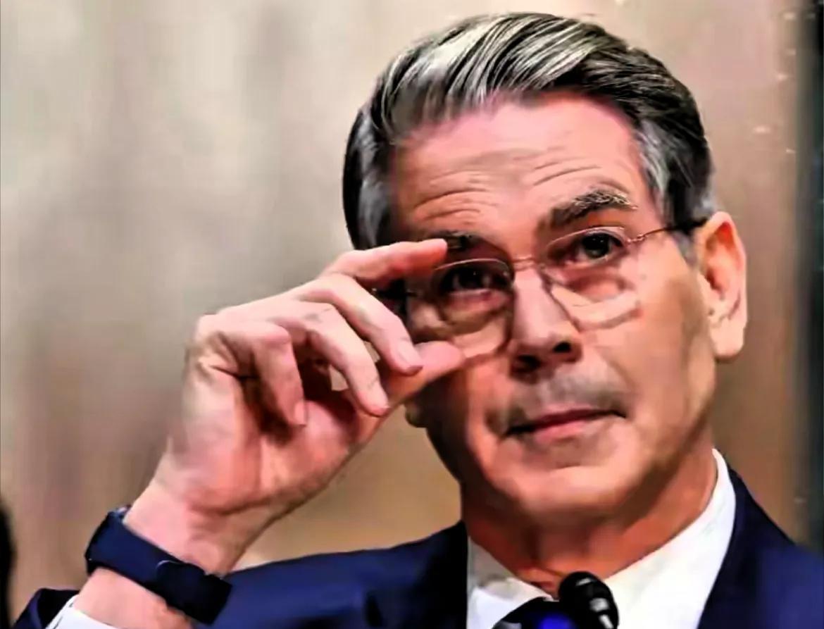 美国财政部长贝森特今天扔下重磅炸弹！
美国财政部长贝森特宣布：自即日起，东方大国
