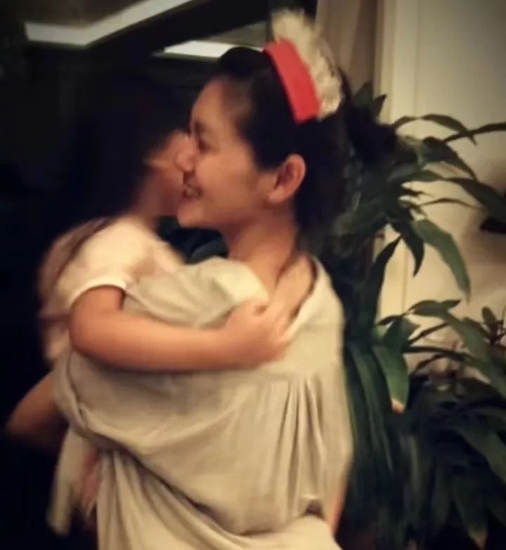 妈妈带娃难被拍爸爸带娃常出镜











天呐！这什么情况？明星妈妈居
