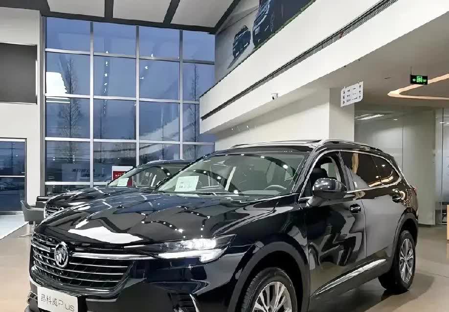 真是被老公气笑了！昨天拉他去看新能源车，结果他朋友一句"电车不安全"，转头就奔着