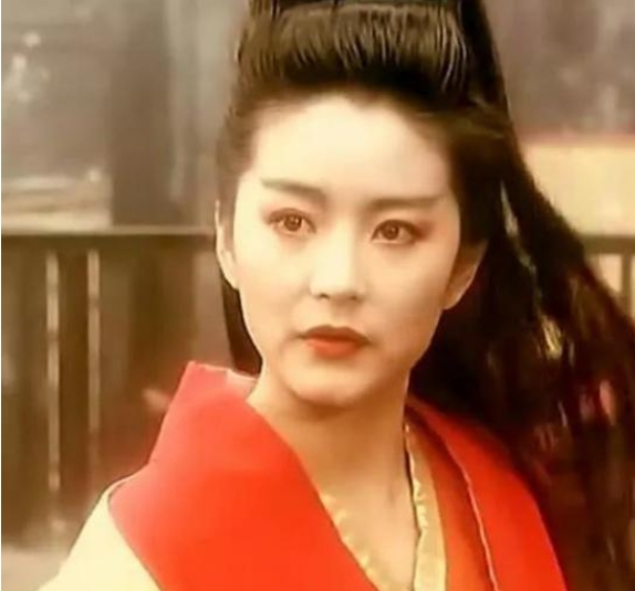 1992年，徐克不顾金庸反对，坚持选林青霞出演“东方不败“，两人开启了豪赌，金庸