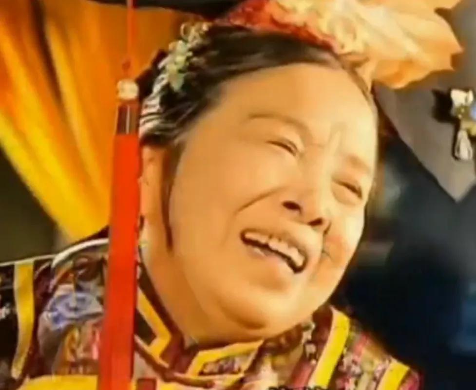 最近还珠格格又开始开拍了，如果把剧情设计一下，让容嬷嬷和皇后，做主角，一定精彩绝