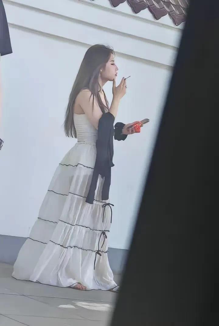 如果这是你妹妹，你是打左脸还是右脸？