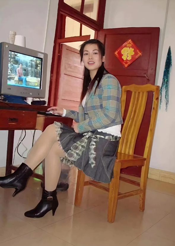 找到一张十七年前部队家属院照的