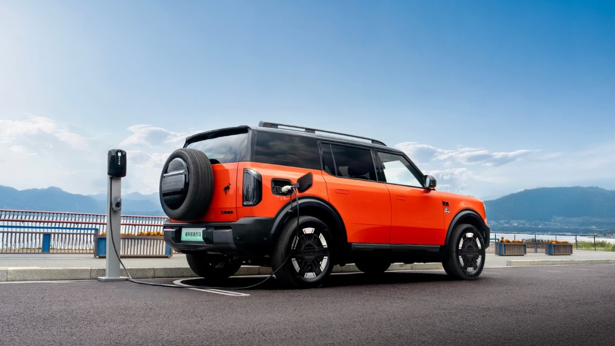 福特智趣烈马上市，提供纯电与增程双动力