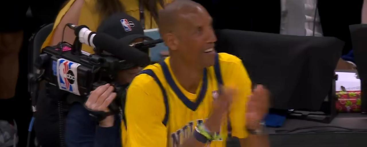 NBA快讯，42比64，步行者领先22分，西亚卡姆半场精准压哨结束上半场。
雷霆