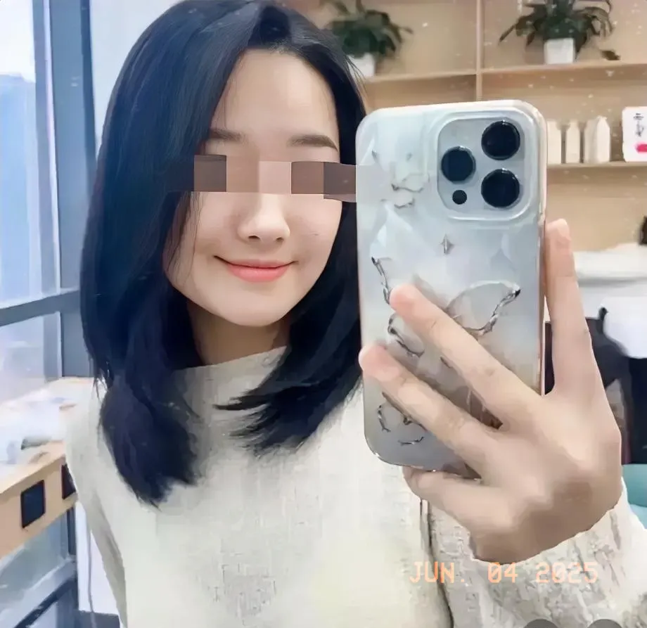 三亚被咬身亡女子的男朋友，在救助机会出现时犹豫错过。   

女子被咬后，他