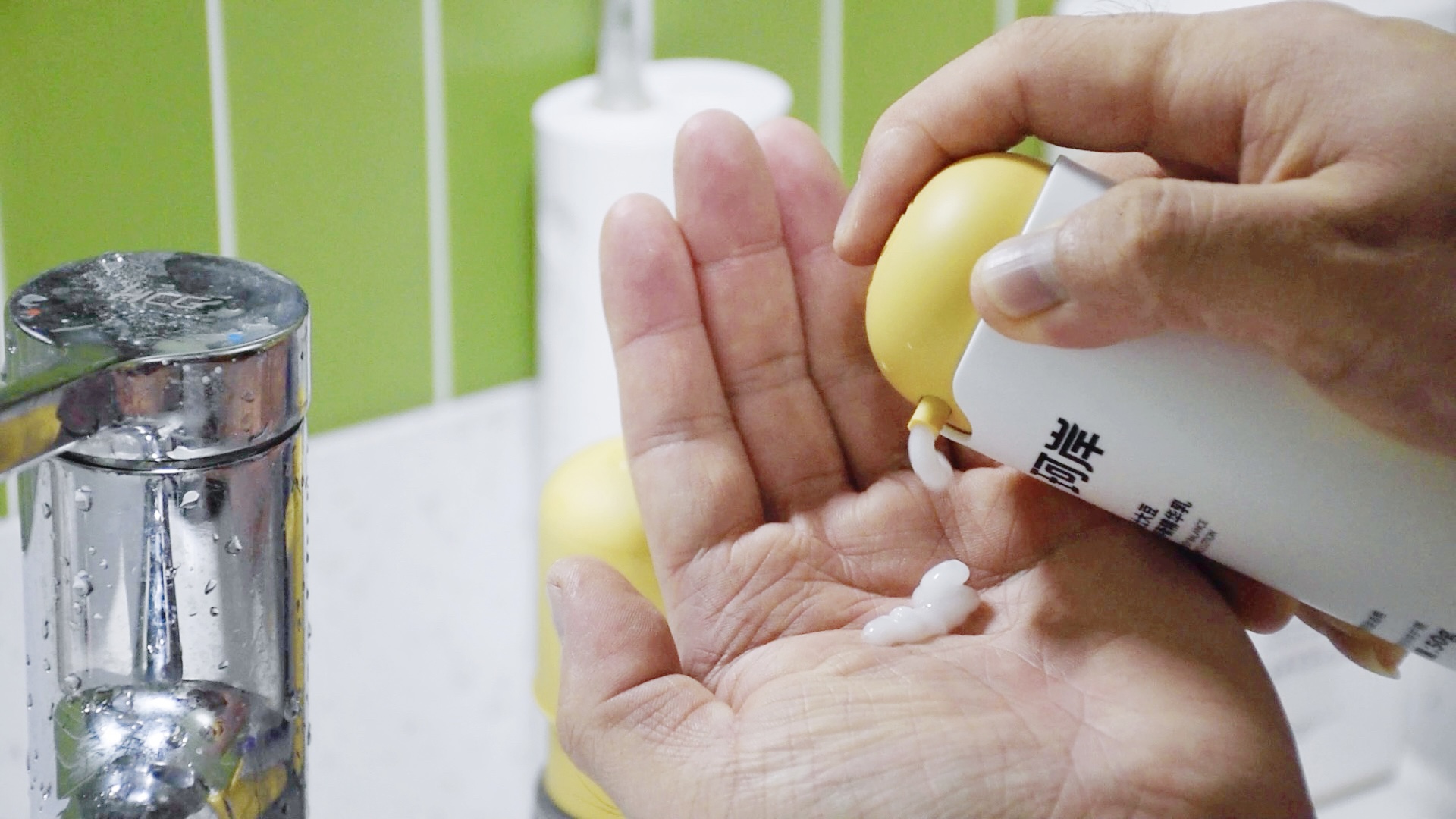 珂岸小喷菇系列评测：干洗洁面+熬夜修仙，男生也能精致到位