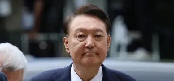 尹锡悦夫妇面临的司法网正持续收紧。除干预公推案外，金建希所涉的德意志汽车股价操纵