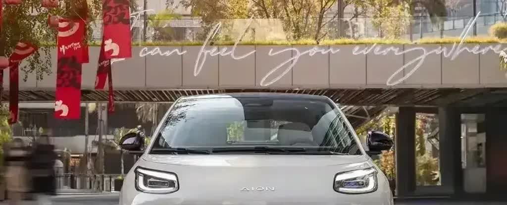 买车代步：
买50万元以上的车，还是少
买20~50万元的车，差不多1/3
