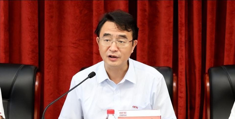 2.89亿！军工巨贪何文忠被判死缓，17年吸血史触目惊心！从中国电科所长助理到集