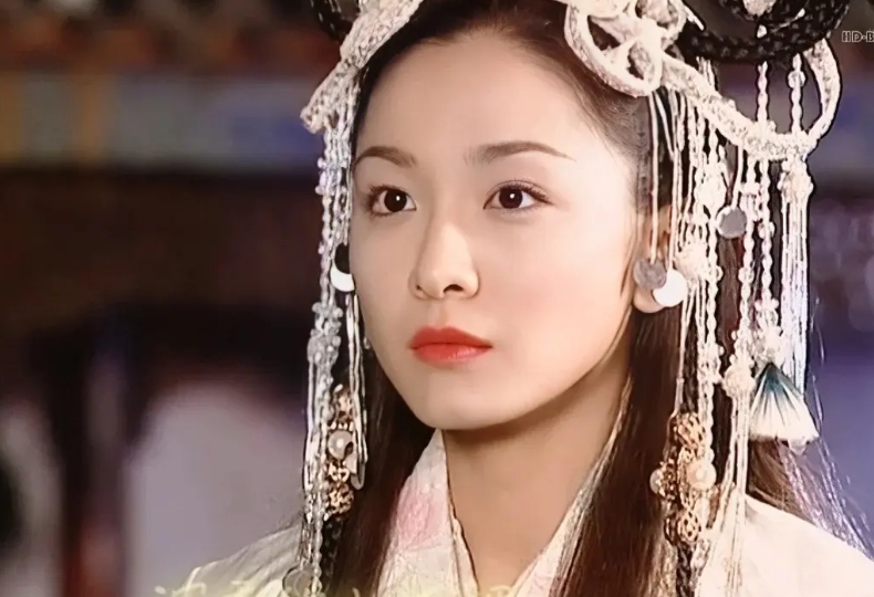 《风云》幽若的扮演者江祖平惨遭三立高层之子性侵害震撼岛内！
不知道大家是否还记得