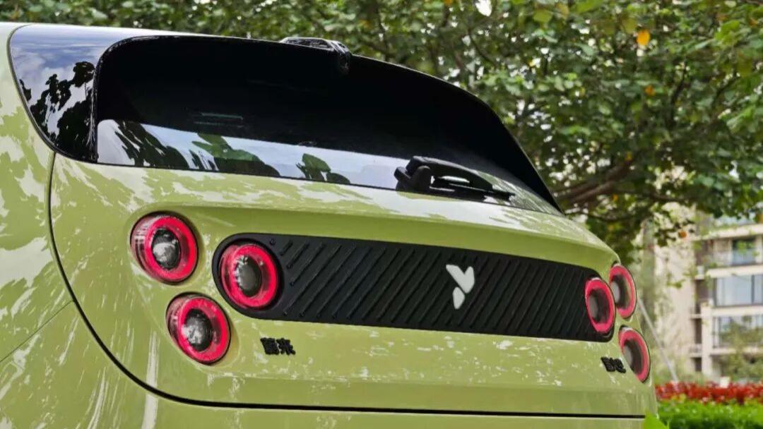 广州人把萤火虫买成“神车”飞度了