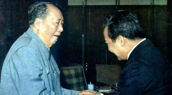1975年，西德总理施密特站在毛主席病榻前，开口就是一句：“欧洲必须联合起来，抗