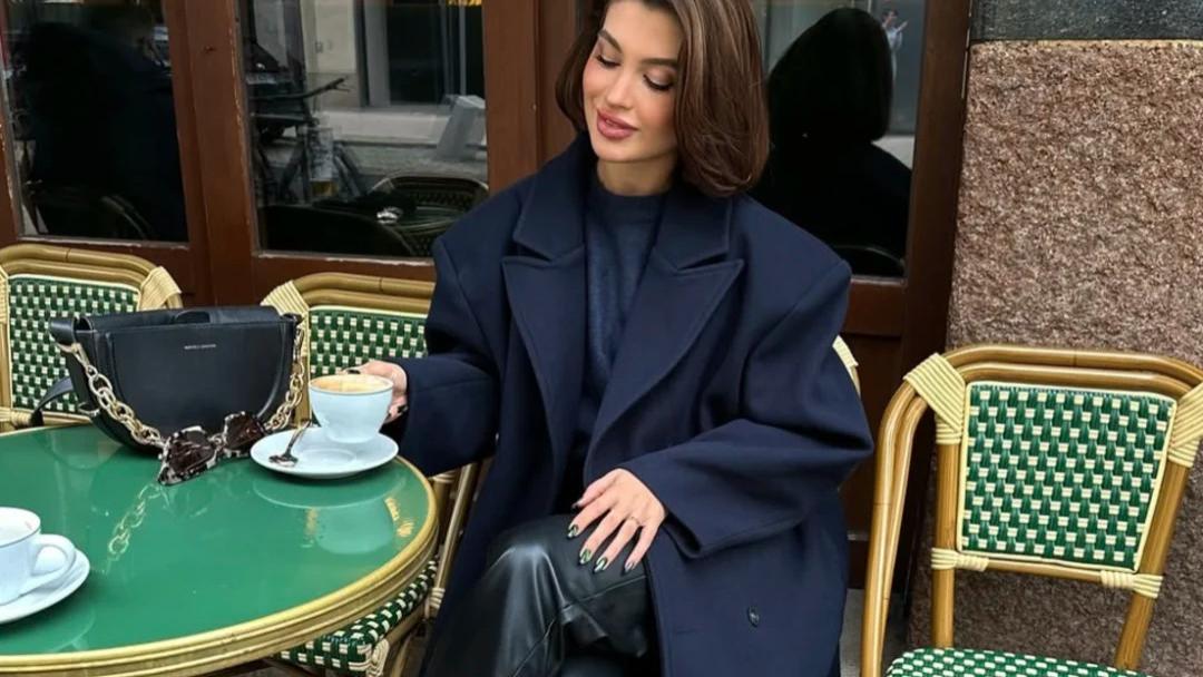 谁穿谁高级的藏蓝色，氛围感直接焊在身上