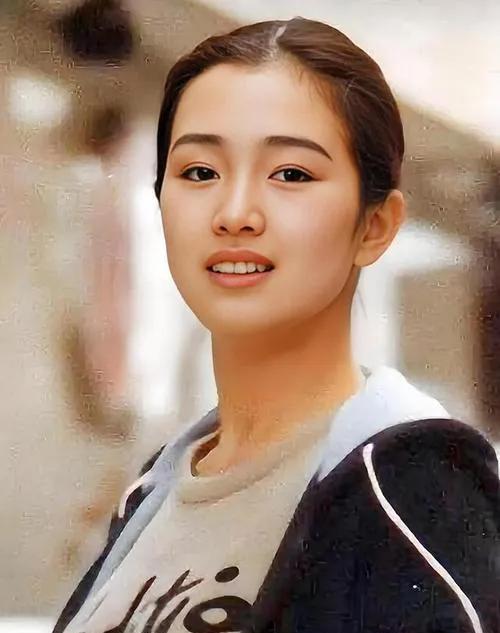 1. 表演维度的“微观”与“宏观”
  孙俪：显微镜下的情绪解构
她在《理想之城