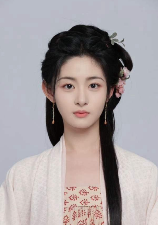 于正的《金吾不禁》筹备差不多了

以前说给何瑞贤，现在可能给赵晴，女将军题材，于