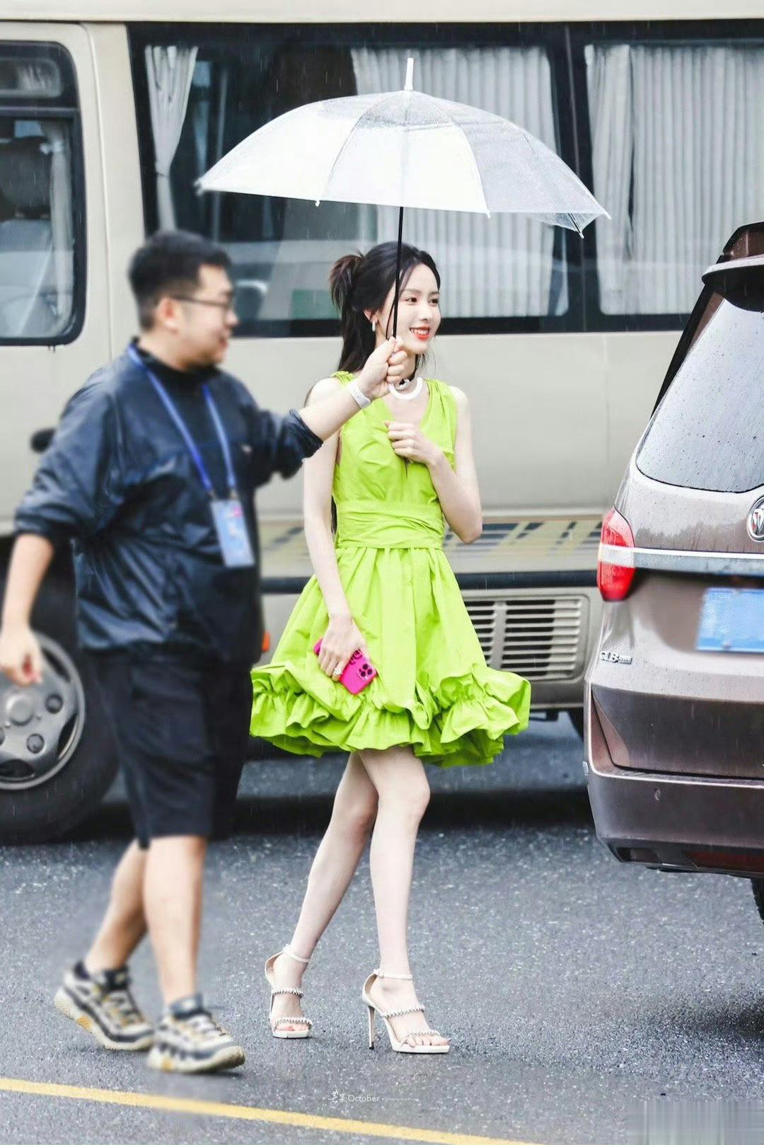 陈都灵这一身穿的好像生菜