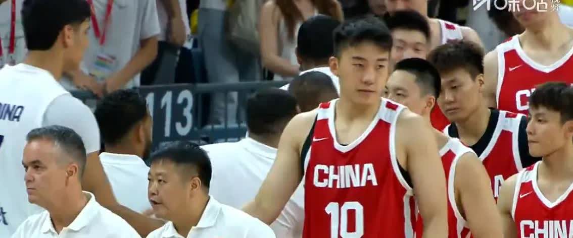 看了男篮中国跟委内瑞拉的两场热身赛，参加接下来的亚洲杯的话，我心目中8人可以锁定