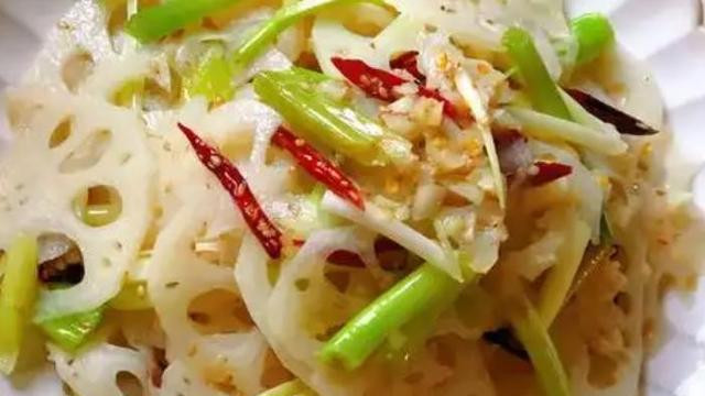 炝拌藕片：家常美味，脆嫩香辣完美融合