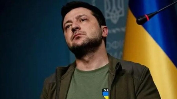 乌克兰突袭俄轰炸机基地，局势将如何升级？