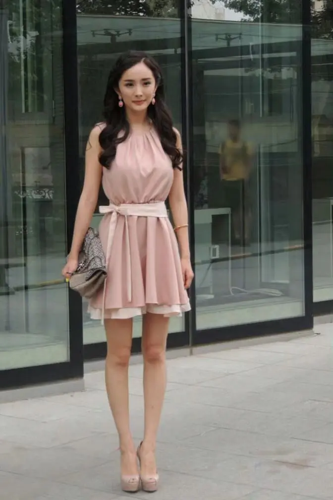 杨幂早年美照，这时候看起来还是个小姑娘...