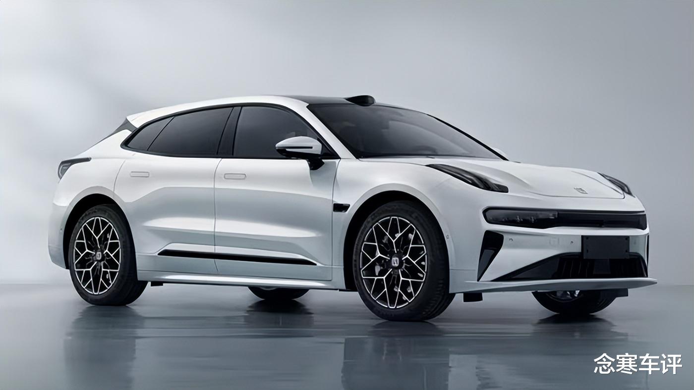 后排直接用009头等舱座椅，舒适性不输奔驰E，加速还更快