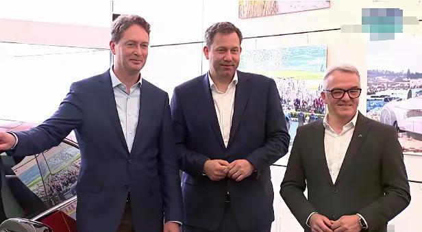 当德国财长看到了中国的新能源汽车非常迅速地崛起时候，竟然说中国的产品是垃圾。这样