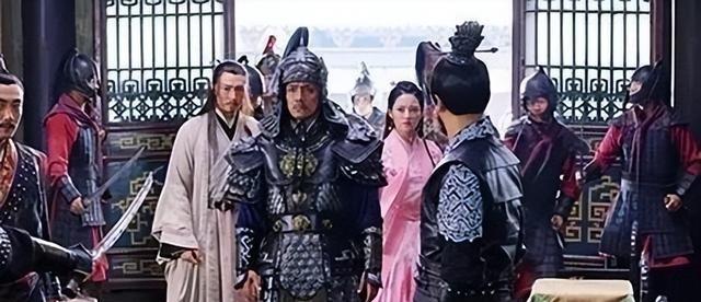1629年，袁崇焕命人捆缚毛文龙，脱去他的官服，对其大吼道：＂皇帝赐我尚方宝剑，