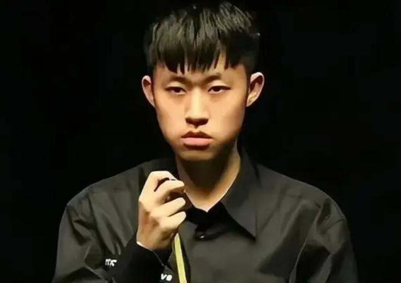 赵心童和吴宜泽双双出局说明什么？
中国球迷寄予厚望的赵心童，吴泽宜，在苏格兰公开