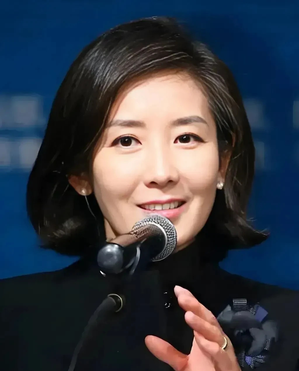 韩国罗卿瑗或将成为总统

















不敢相信，韩国政坛这是