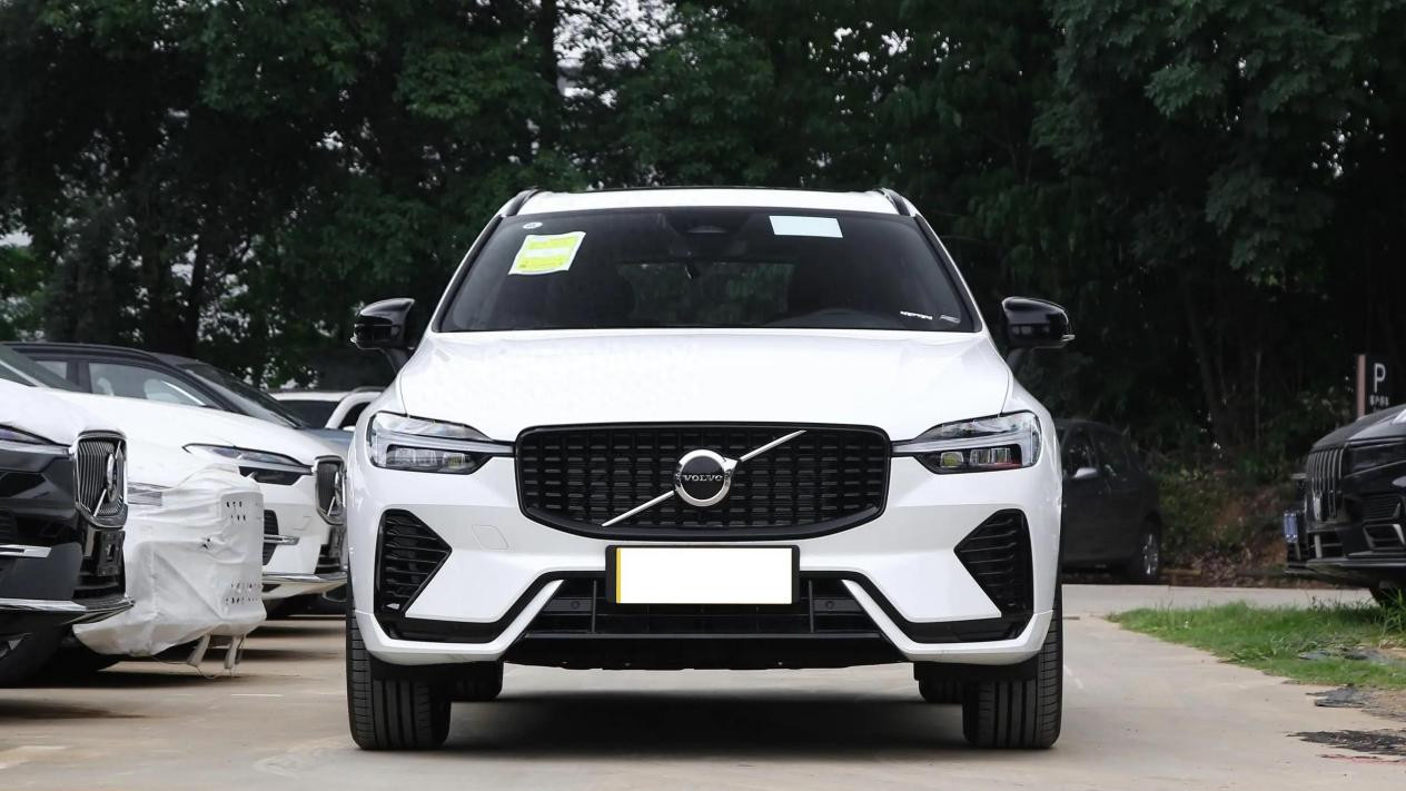 近40万降至26万多，250马力+四驱，档次高又安全，比奥迪Q5L厚道