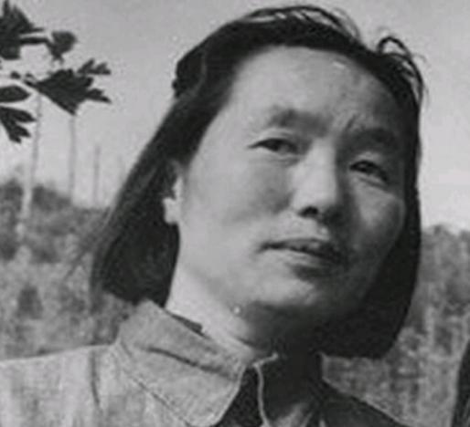 1937年，地主王学文在睡梦中被惊醒了，打开门突然发现一个20岁女兵昏倒在家门口