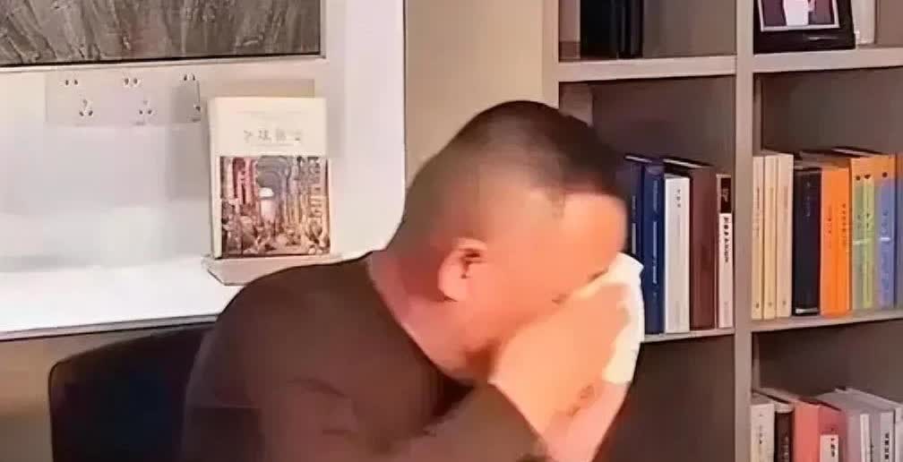 估计“柴怼怼”后槽牙都要咬碎了！
他万万没想到，
自己正准备删视频跑路，胖东